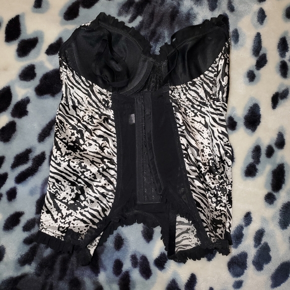 Bustier - Picture 2 of 3